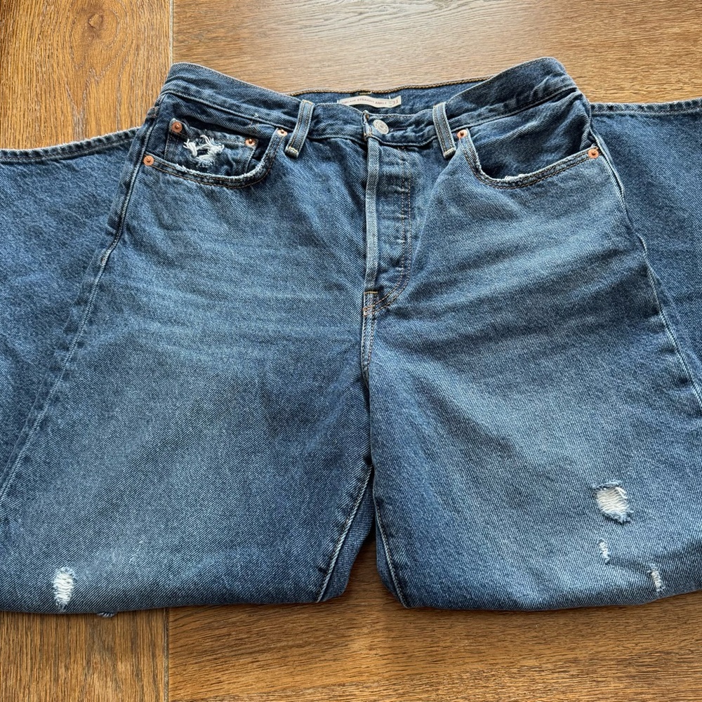 Woma Levi’s jeans
